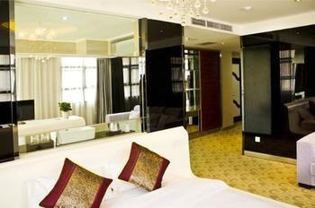 Provence Garden Hotel Wuhan Exterior photo
